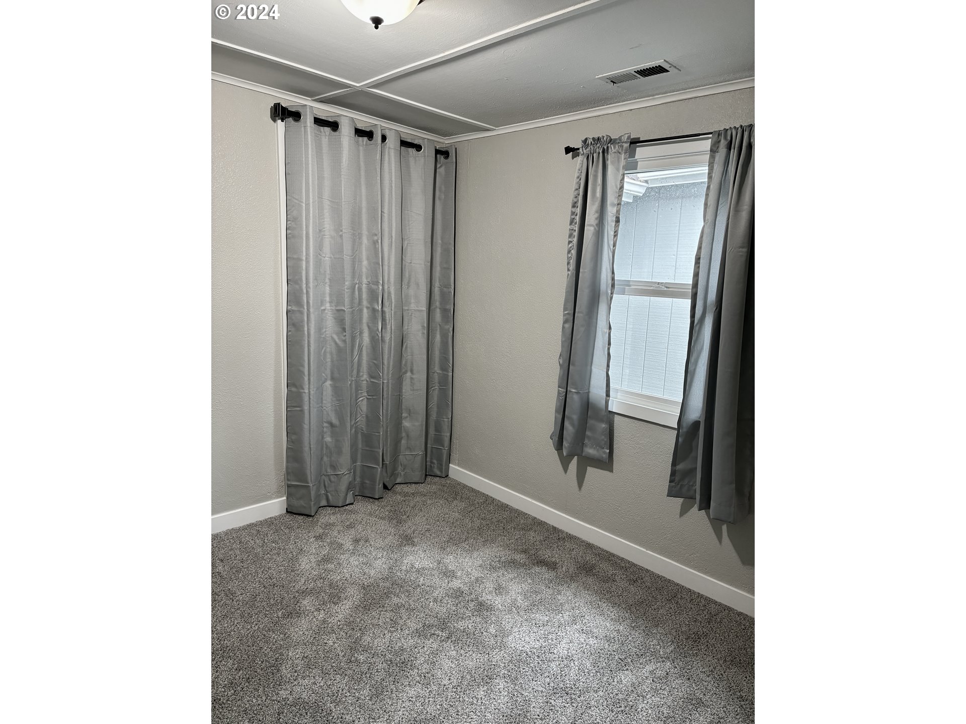 545 22nd Street Springfield, OR 97477 - Photo 18 of 25 a view of an empty room