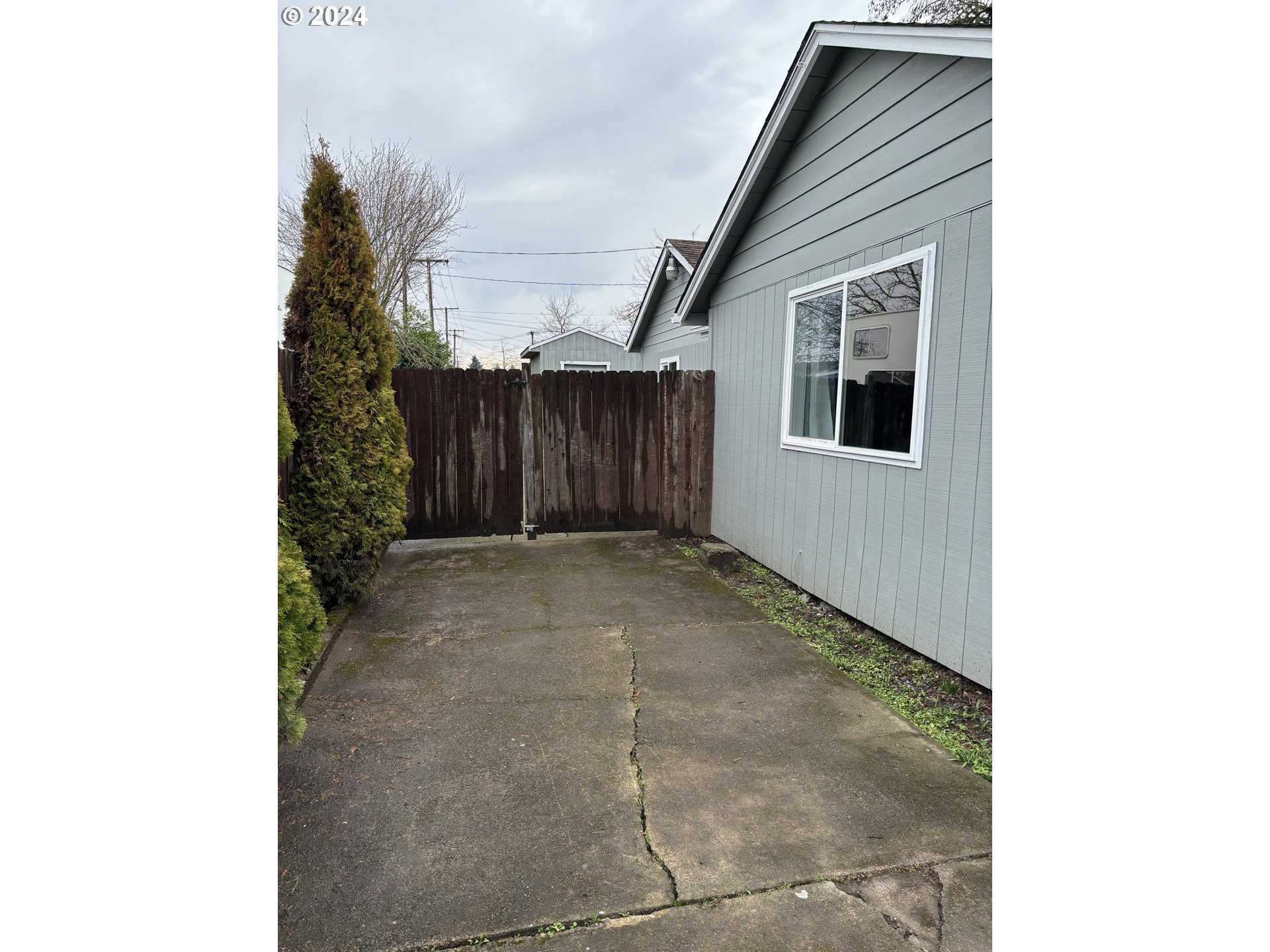 545 22nd Street Springfield, OR 97477 - Photo 23 of 25 a view of a backyard