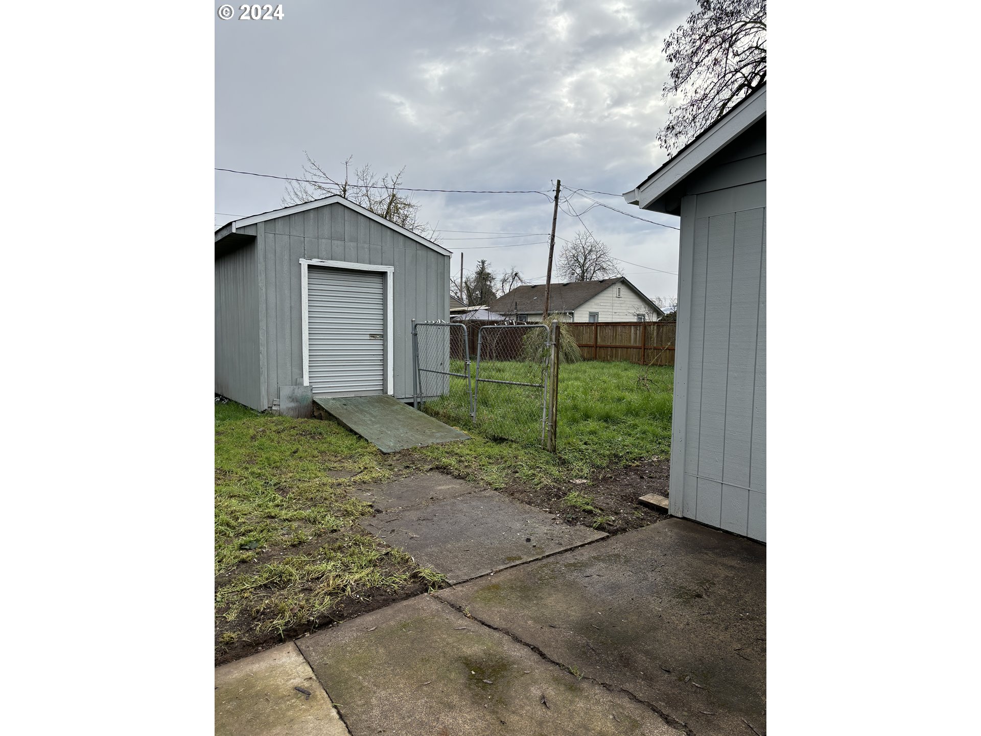 545 22nd Street Springfield, OR 97477 - Photo 25 of 25 a backyard of a house