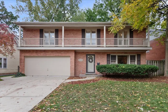 $885,000 | 2440 Simpson Street, Evanston, IL 60201