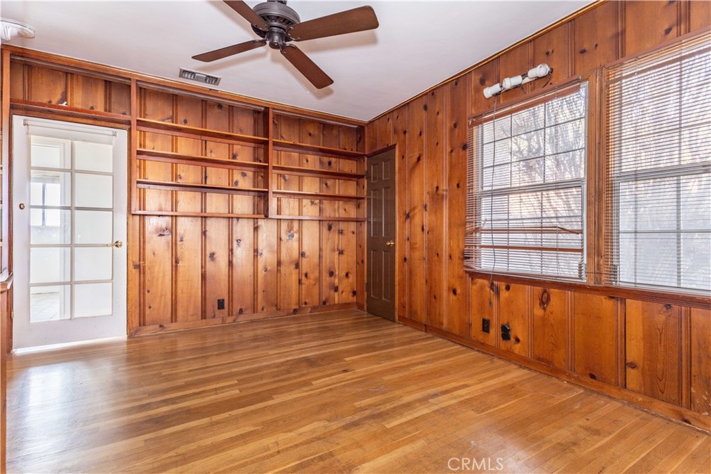 701 North Spring Avenue Compton, CA 90221 - Photo 18 of 24