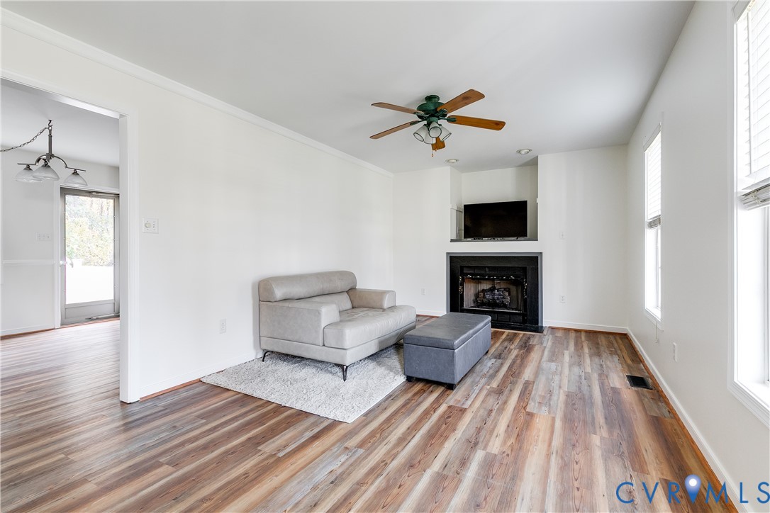 11701 Clear Ridge Drive Midlothian, VA 23112 - Photo 4 of 40