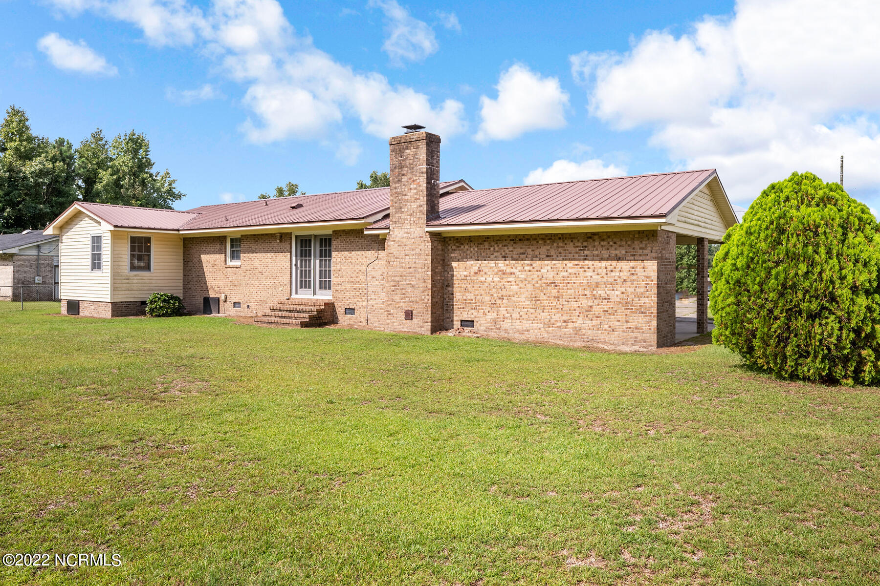 699 Edwards Bridge Road Grifton, NC 28530 - Photo 6 of 42 699 Edwards Bridge Road-00006