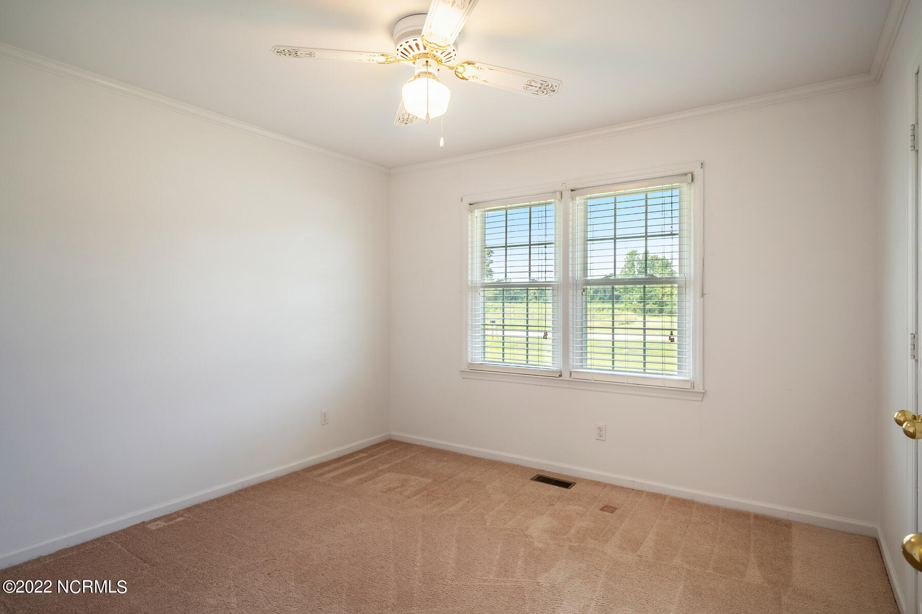 699 Edwards Bridge Road Grifton, NC 28530 - Photo 10 of 42 699 Edwards Bridge Road-00010