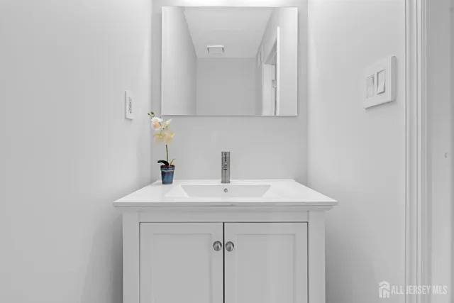 $839,000 | 3 Van Arsdale Court, East Brunswick, NJ 08816