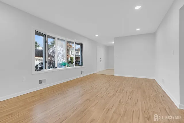 $839,000 | 3 Van Arsdale Court, East Brunswick, NJ 08816