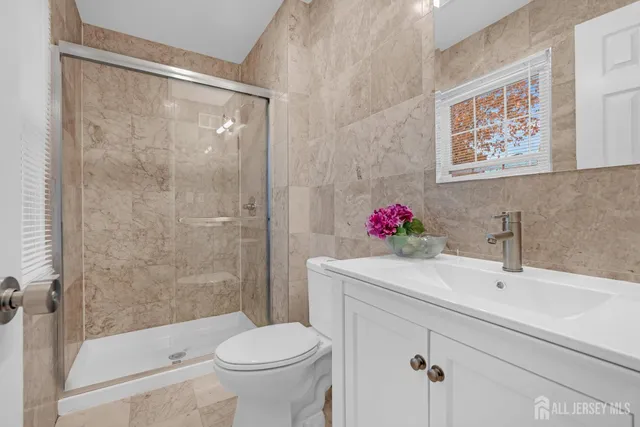 $839,000 | 3 Van Arsdale Court, East Brunswick, NJ 08816