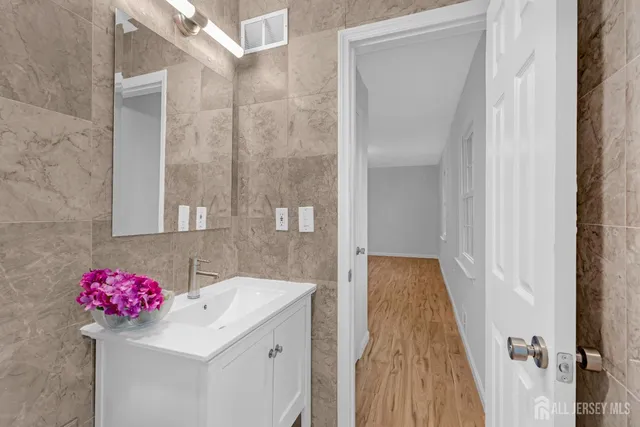 $839,000 | 3 Van Arsdale Court, East Brunswick, NJ 08816