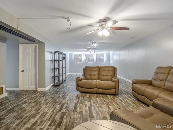 $345,000 | 135 Westview Place, Waterloo, IL 62298