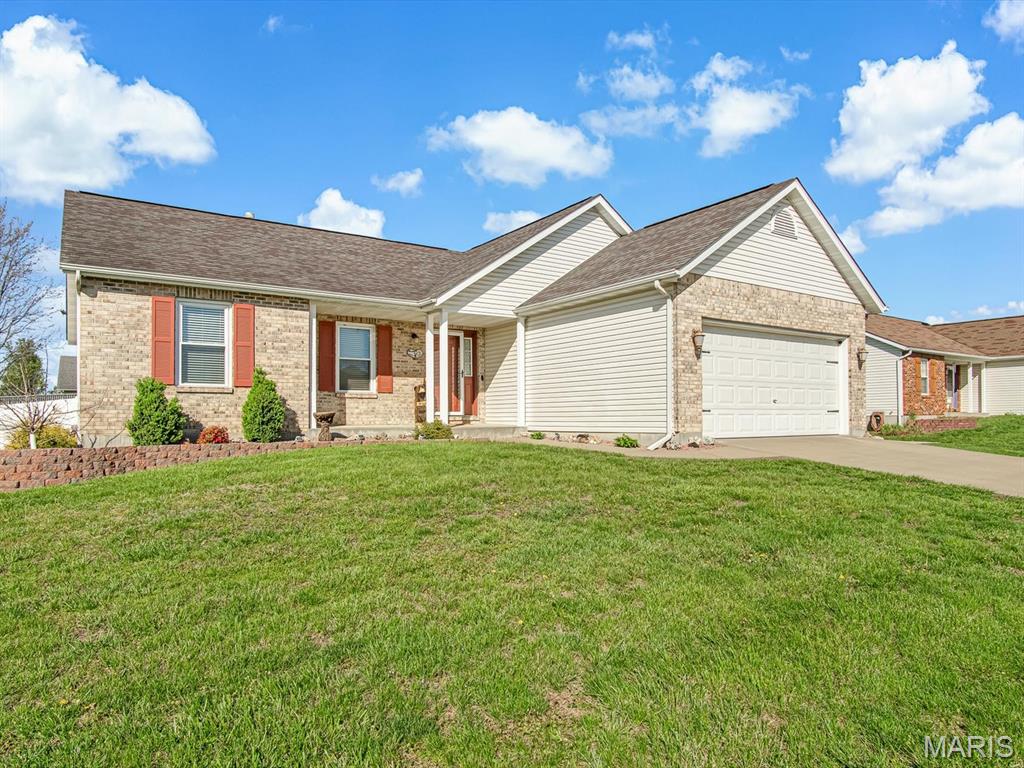 135 Westview Place Waterloo, IL 62298 - Photo 2 of 31