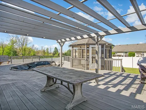 $345,000 | 135 Westview Place, Waterloo, IL 62298