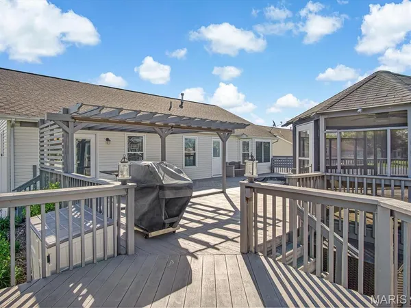 $345,000 | 135 Westview Place, Waterloo, IL 62298