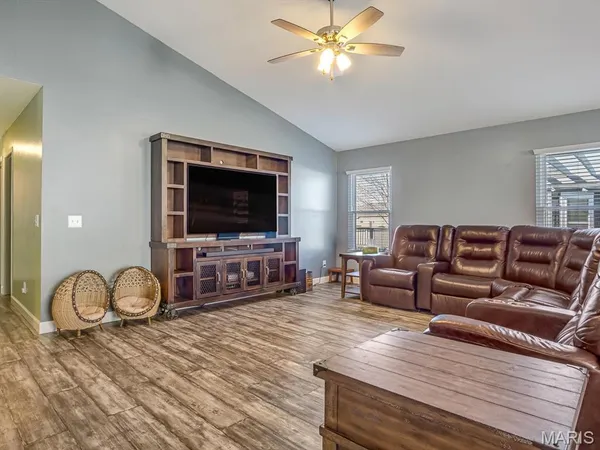 $345,000 | 135 Westview Place, Waterloo, IL 62298