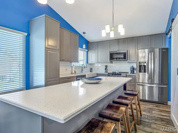 $345,000 | 135 Westview Place, Waterloo, IL 62298