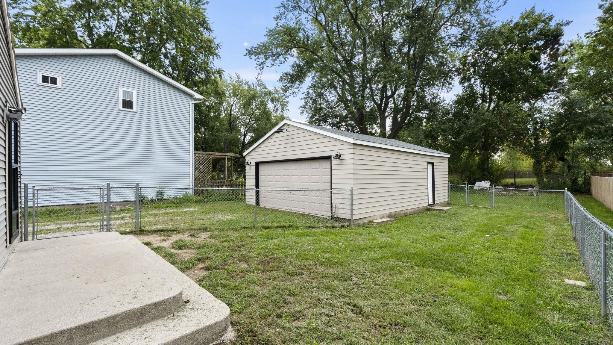 2221 Woods Road Fort Wayne, IN 46818 - Photo 23 of 27
