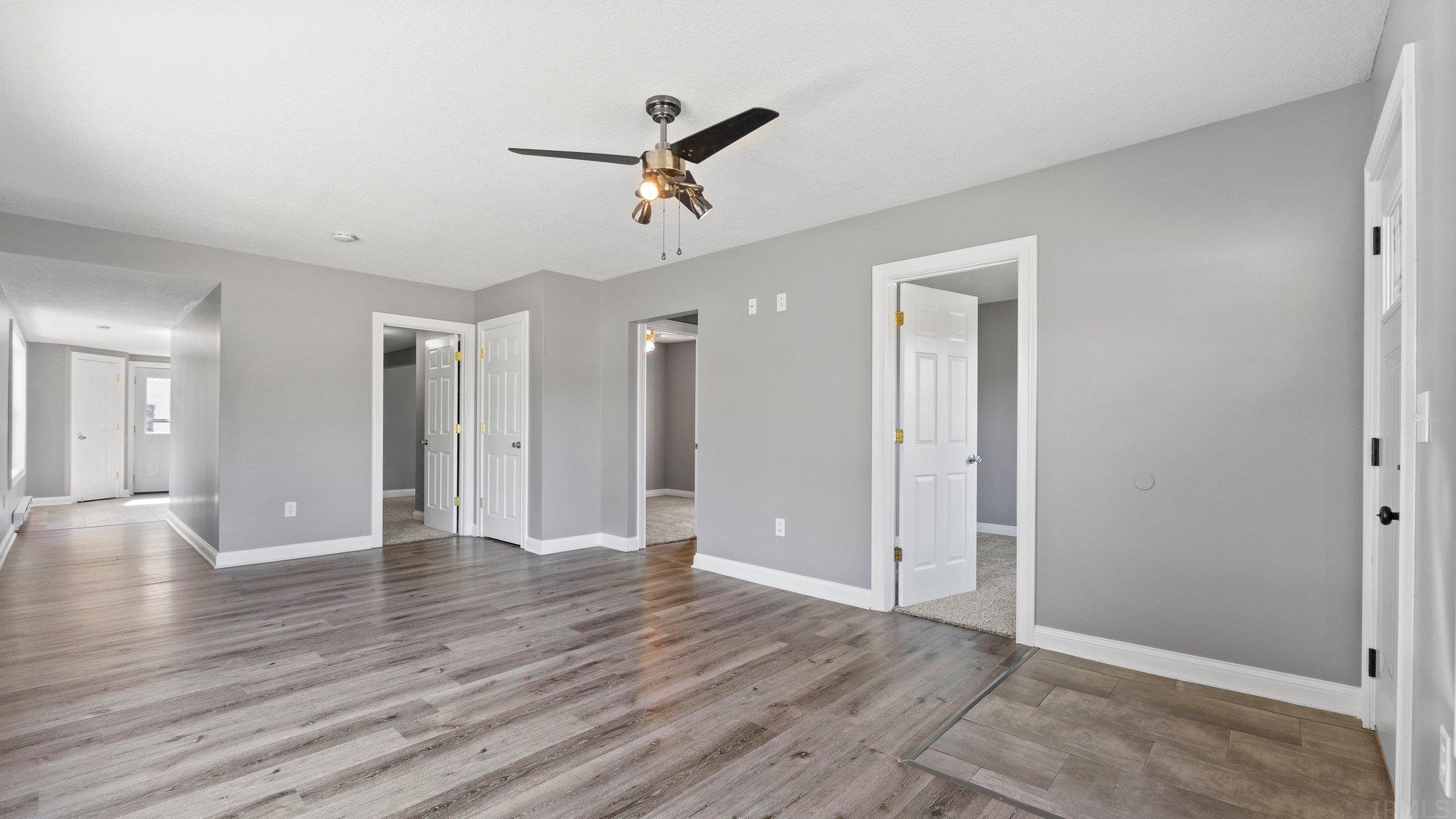 2221 Woods Road Fort Wayne, IN 46818 - Photo 4 of 27