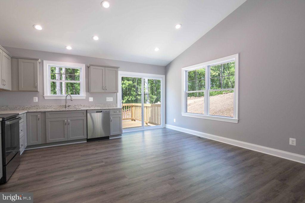 1390 High Top Road Linden, VA 22642 - Photo 4 of 17