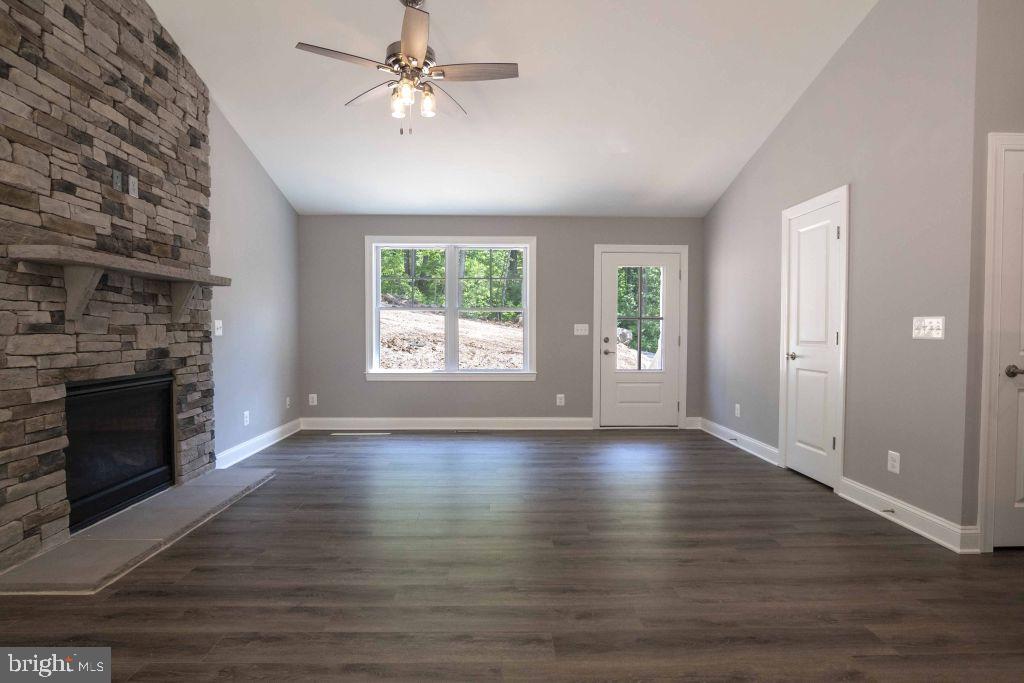 1390 High Top Road Linden, VA 22642 - Photo 7 of 17