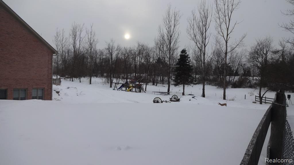 4273 Ellis Road Clarkston, MI 48348 - Photo 15 of 23 089.jpg