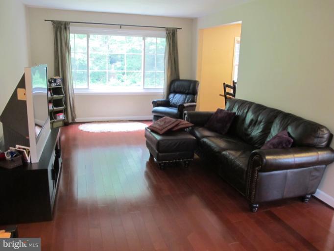 2307 Rosedown Drive Reston, VA 20191 - Photo 11 of 15 Family Room