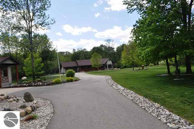 472 South Johnson Road Weidman, MI 48893 - Photo 5 of 38 1748491-4.JPG