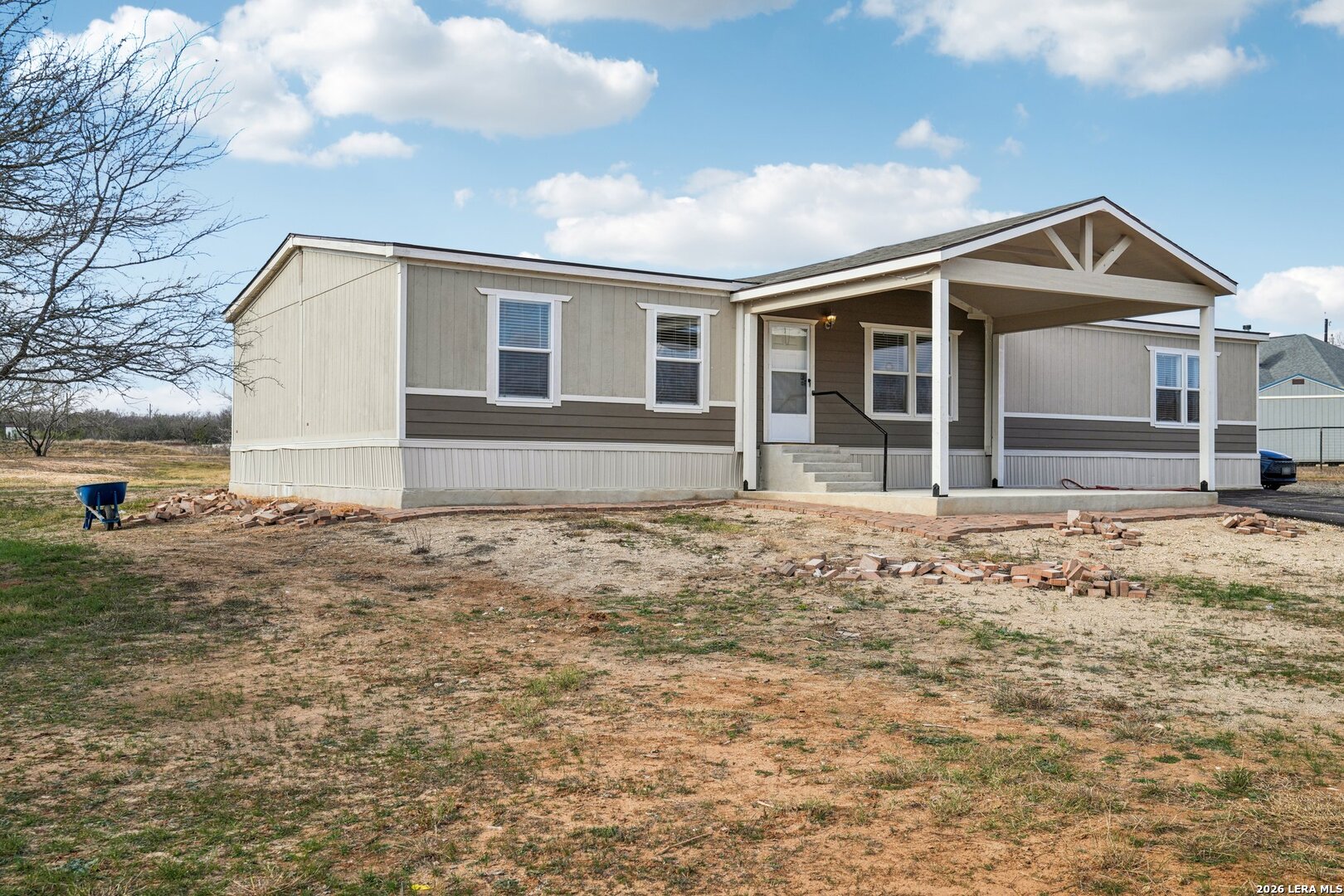 4045 Jakes Colony Road Seguin, TX 78155 - Photo 2 of 36 a front view of house with yard