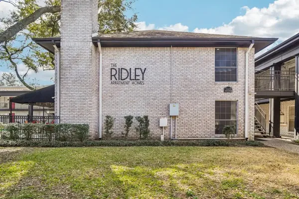 $716 | 2815 Greenridge Drive, Unit 2121, Houston, TX 77057
