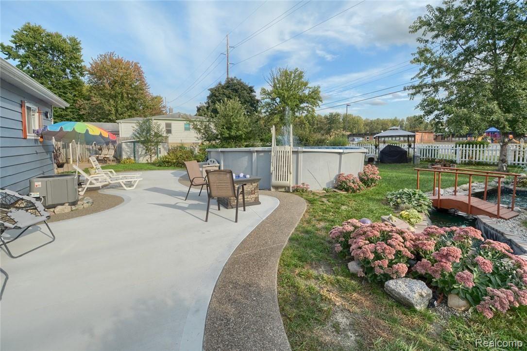 2251 South Graham Road Flint, MI 48532 - Photo 6 of 42 DSC_1581-HDR(3).jpg