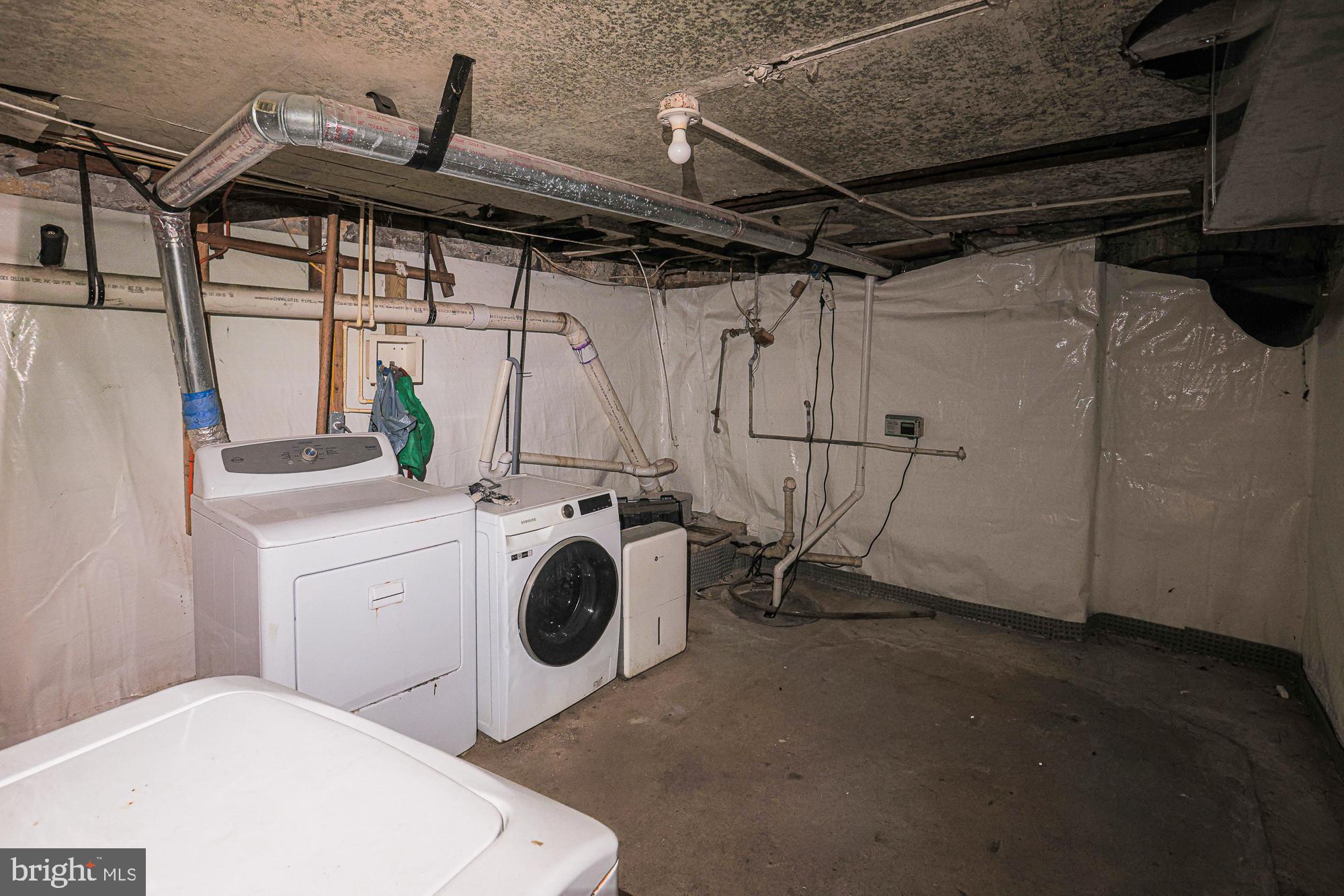 3012 Harford Road Baltimore, MD 21218 - Photo 29 of 42 a utility room with dryer and washer