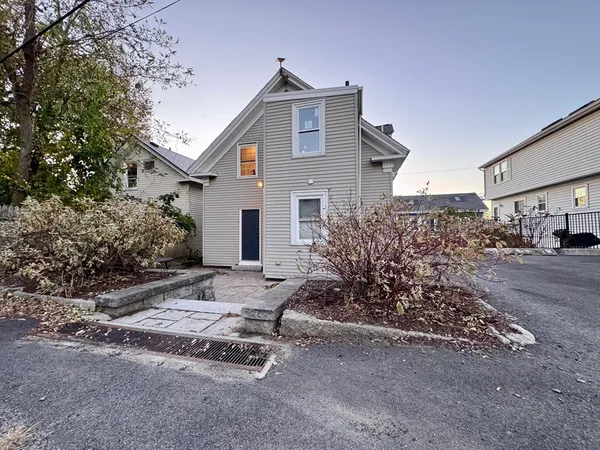 $3,000 | 7 Hardy Street, Unit 1, Beverly, MA 01915