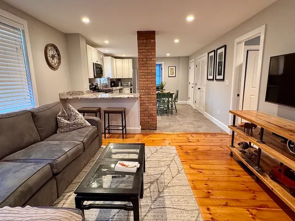 $3,000 | 7 Hardy Street, Unit 1, Beverly, MA 01915