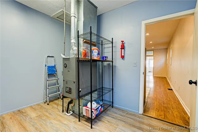 $1,300 | 313 East Spring Street, Unit 2, New Albany, IN 47150