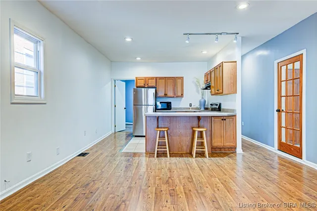 $1,300 | 313 East Spring Street, Unit 2, New Albany, IN 47150