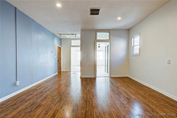 $1,300 | 313 East Spring Street, Unit 2, New Albany, IN 47150