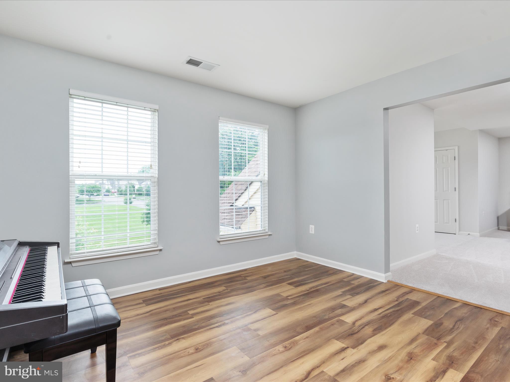 17618 Cleveland Park Drive Round Hill, VA 20141 - Photo 26 of 58 Primary Bedroom-Sitting area