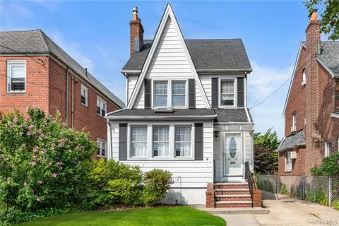 $1,250,000 | 61-48 220th Street | Oakland Gardens