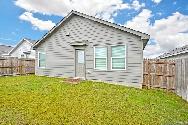 $1,550 | 766 Tulsa Trail, New Braunfels, TX 78132