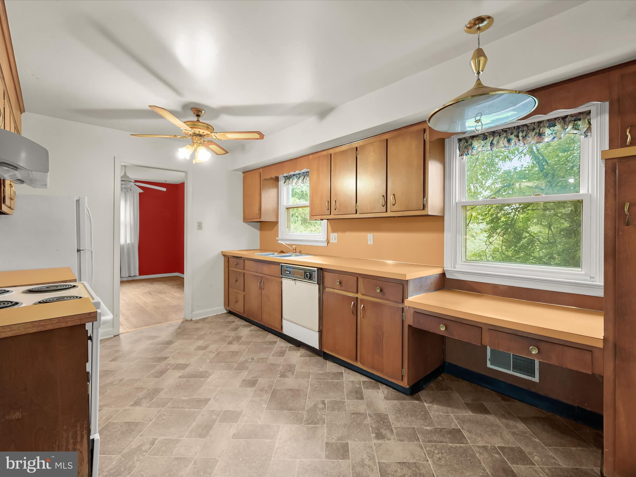 5812 Meadow Drive Frederick, MD 21702 - Photo 11 of 36 Kitchen