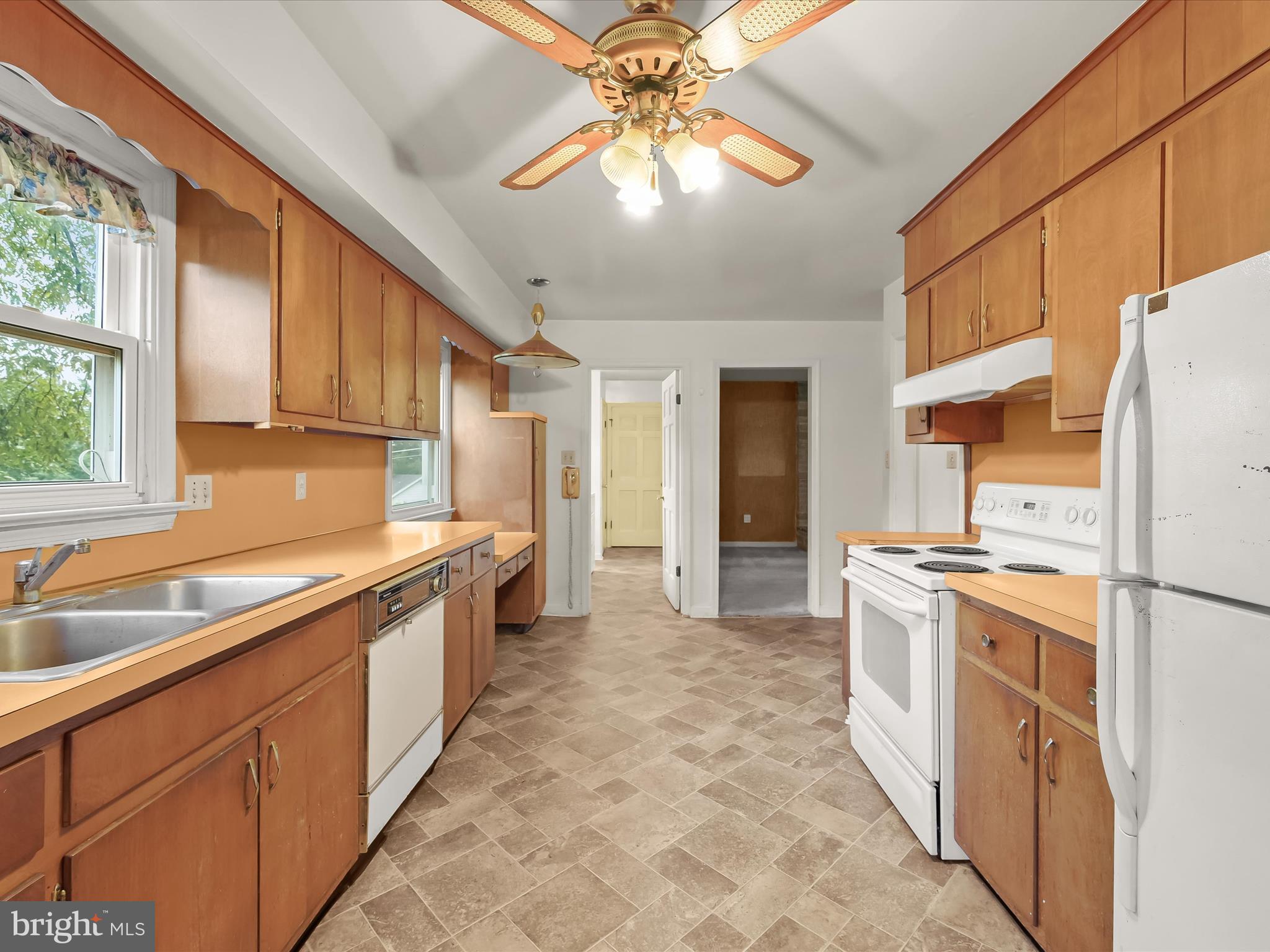 5812 Meadow Drive Frederick, MD 21702 - Photo 3 of 36 Kitchen