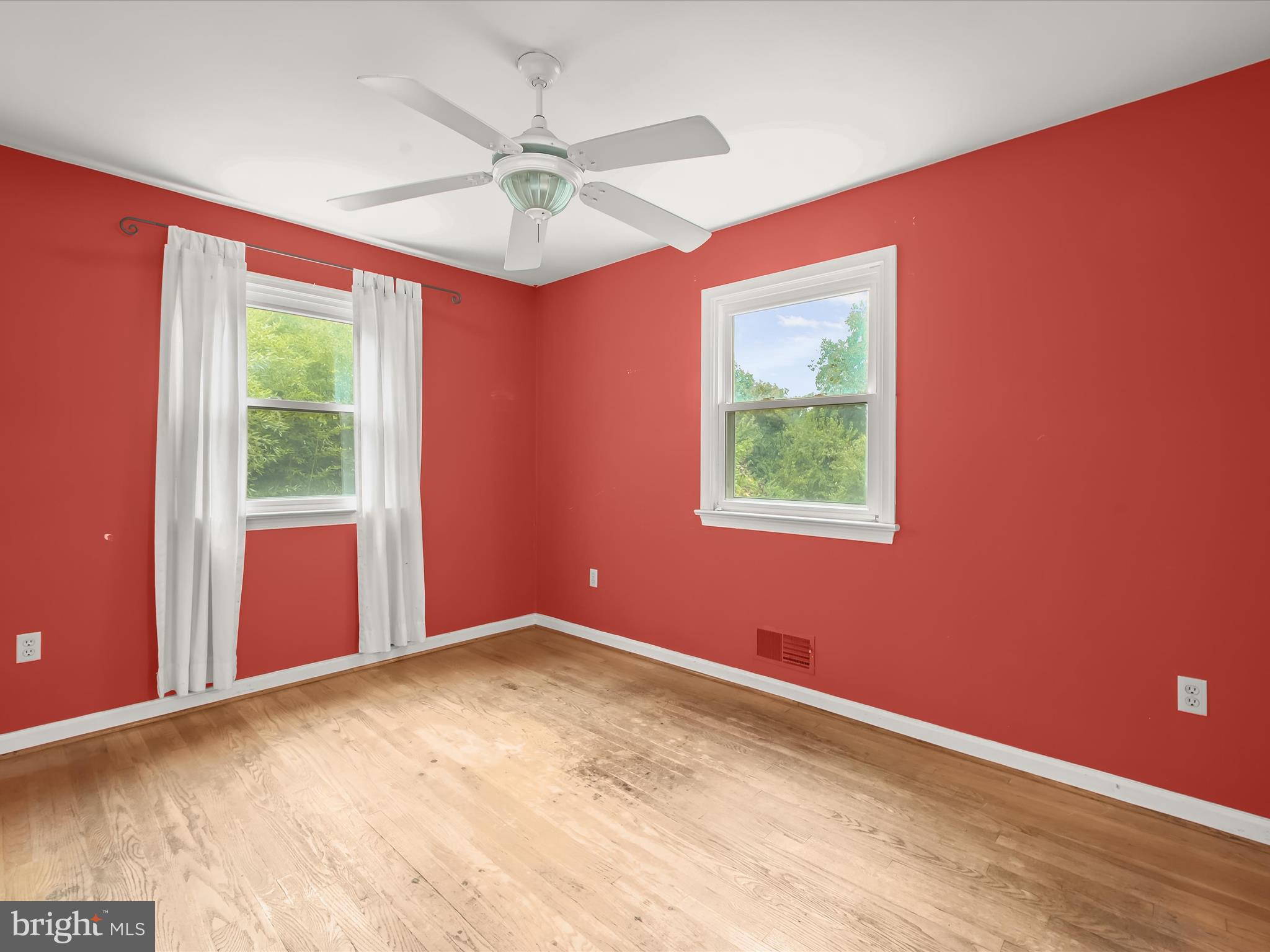 5812 Meadow Drive Frederick, MD 21702 - Photo 9 of 36 Dining Room - Hardwood Floors