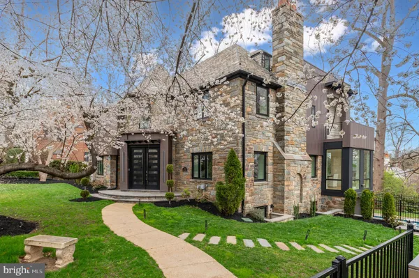 $5,495,000 | 3001 Foxhall Road Northwest, Washington, DC 20016