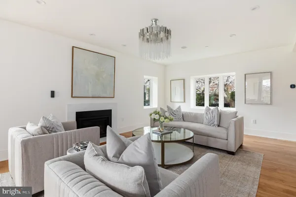 $5,495,000 | 3001 Foxhall Road Northwest, Washington, DC 20016