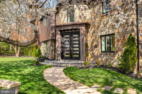 $5,495,000 | 3001 Foxhall Road Northwest, Washington, DC 20016