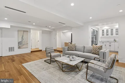 $5,495,000 | 3001 Foxhall Road Northwest, Washington, DC 20016