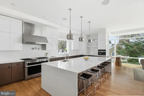 $5,495,000 | 3001 Foxhall Road Northwest, Washington, DC 20016