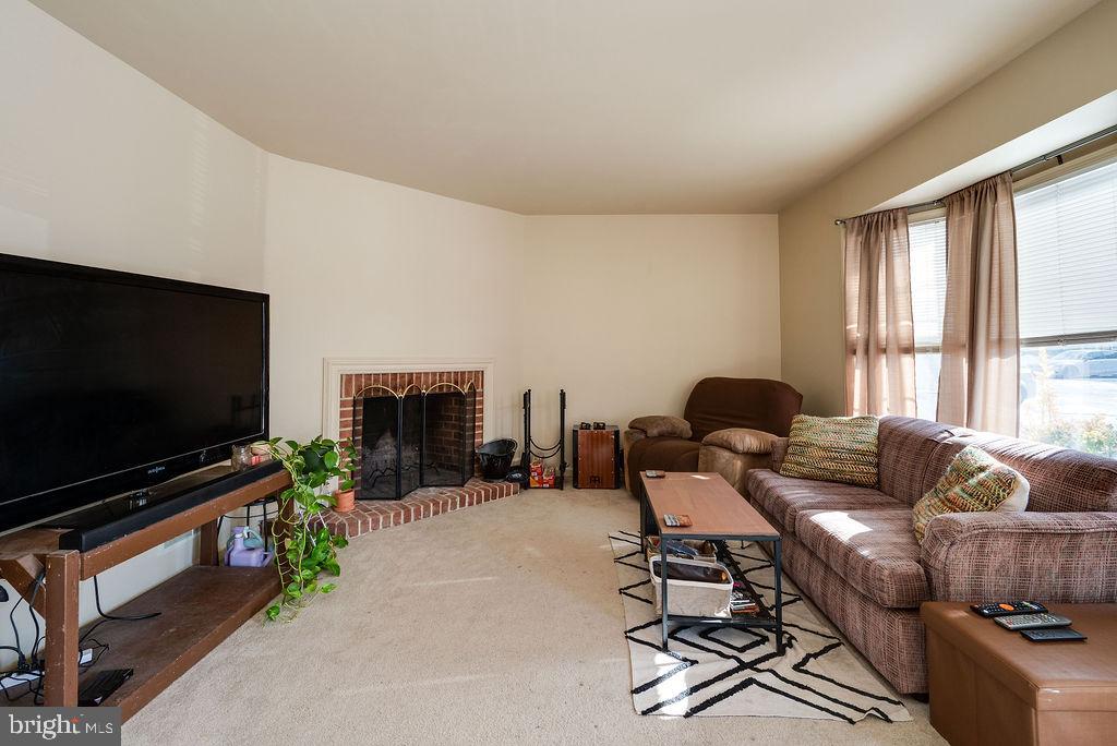 71 Winchester Court Reading, PA 19606 - Photo 3 of 42