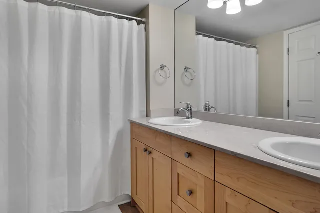 $399,900 | 270 East Highland Avenue, Unit 916, Milwaukee, WI 53202