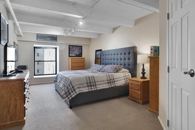 $399,900 | 270 East Highland Avenue, Unit 916, Milwaukee, WI 53202