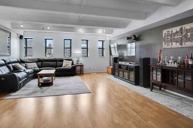 $399,900 | 270 East Highland Avenue, Unit 916, Milwaukee, WI 53202