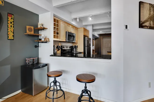 $399,900 | 270 East Highland Avenue, Unit 916, Milwaukee, WI 53202